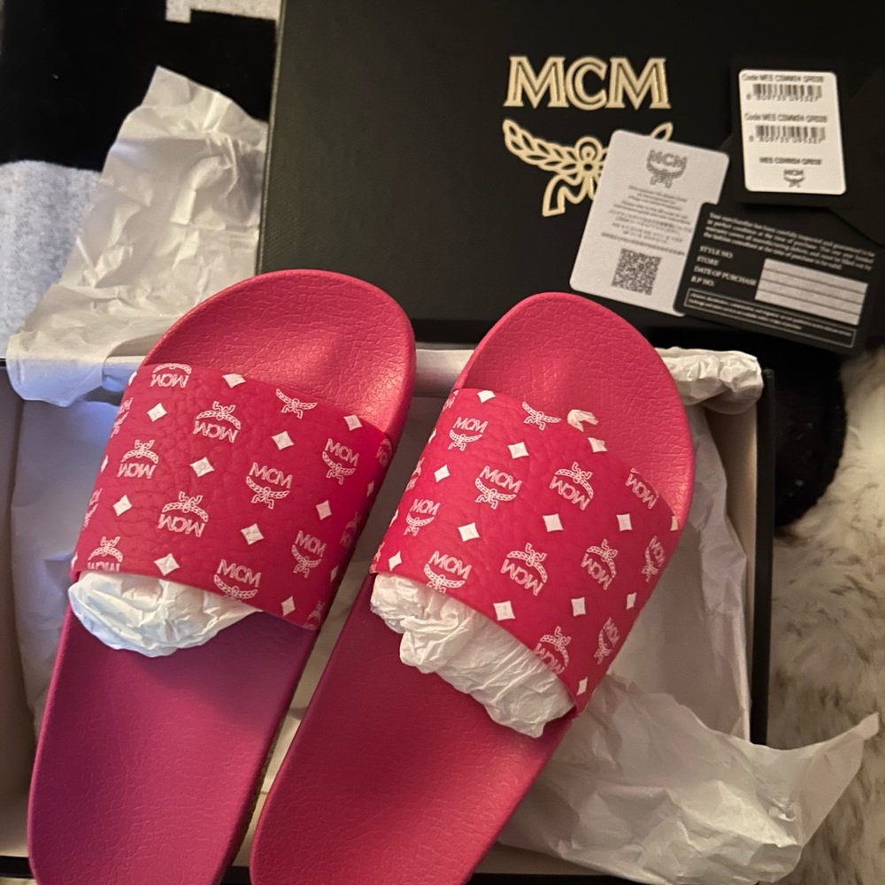MCM sandals size8 nwb